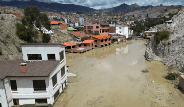 பொலிவியாவில் வெள்ளத்தினால் 50-க்கும் மேற்பட்டோர் உயிரிழப்பு - அவரசகால நிலை அறிவிப்பு