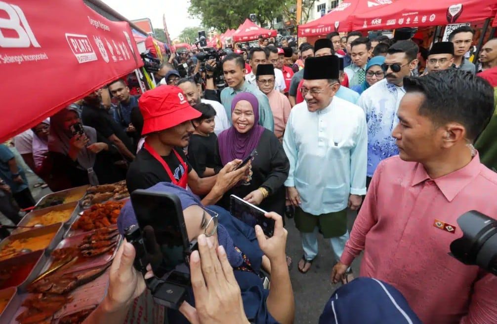 走访斋戒月市集与民交流  安华提醒小贩合理定价