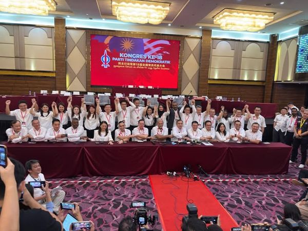 【行动党党选】陆兆福蝉联秘书长 林冠英转任全国顾问