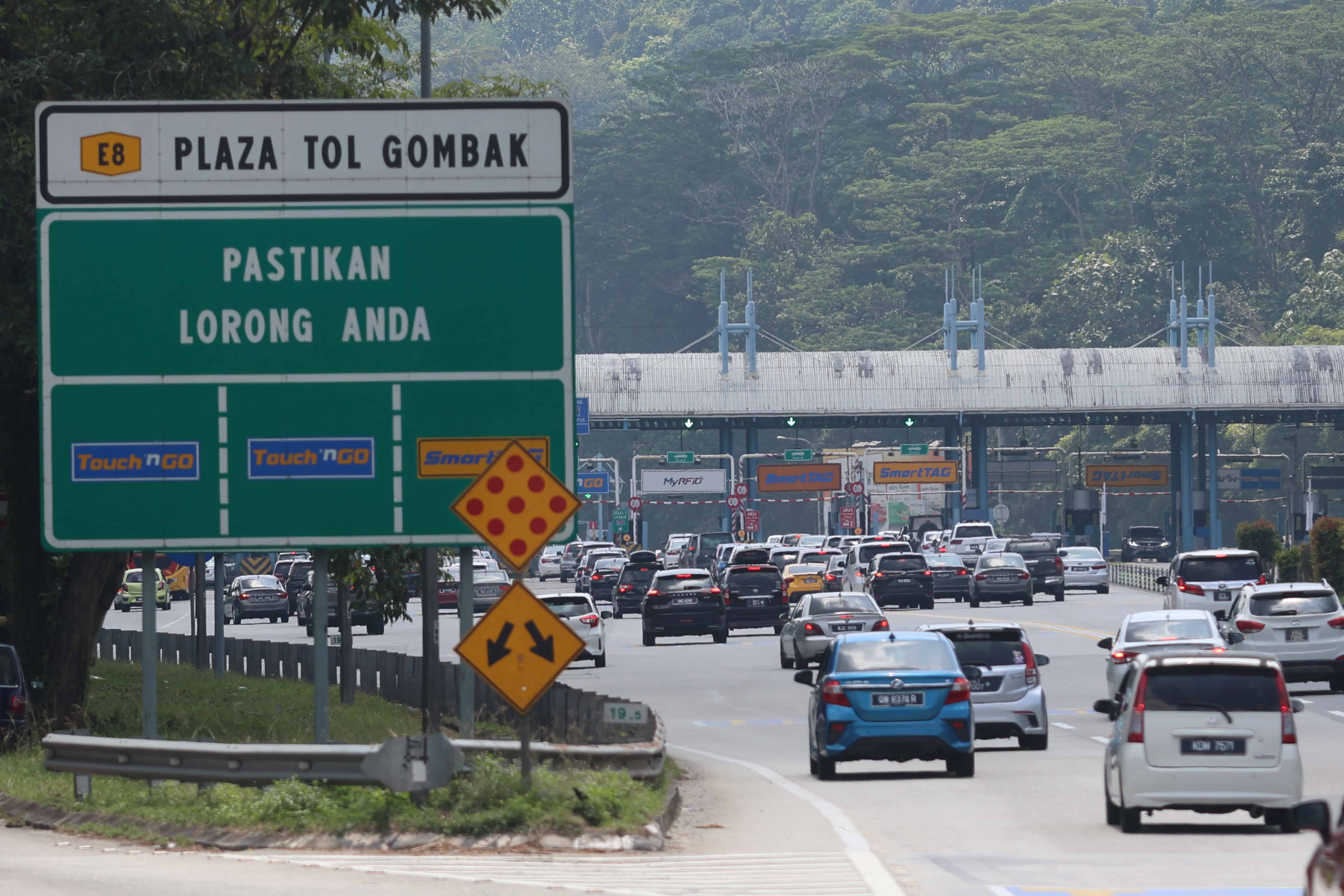 Kerajaan tangguh kenaikan tol, tanggung kos RM500 juta