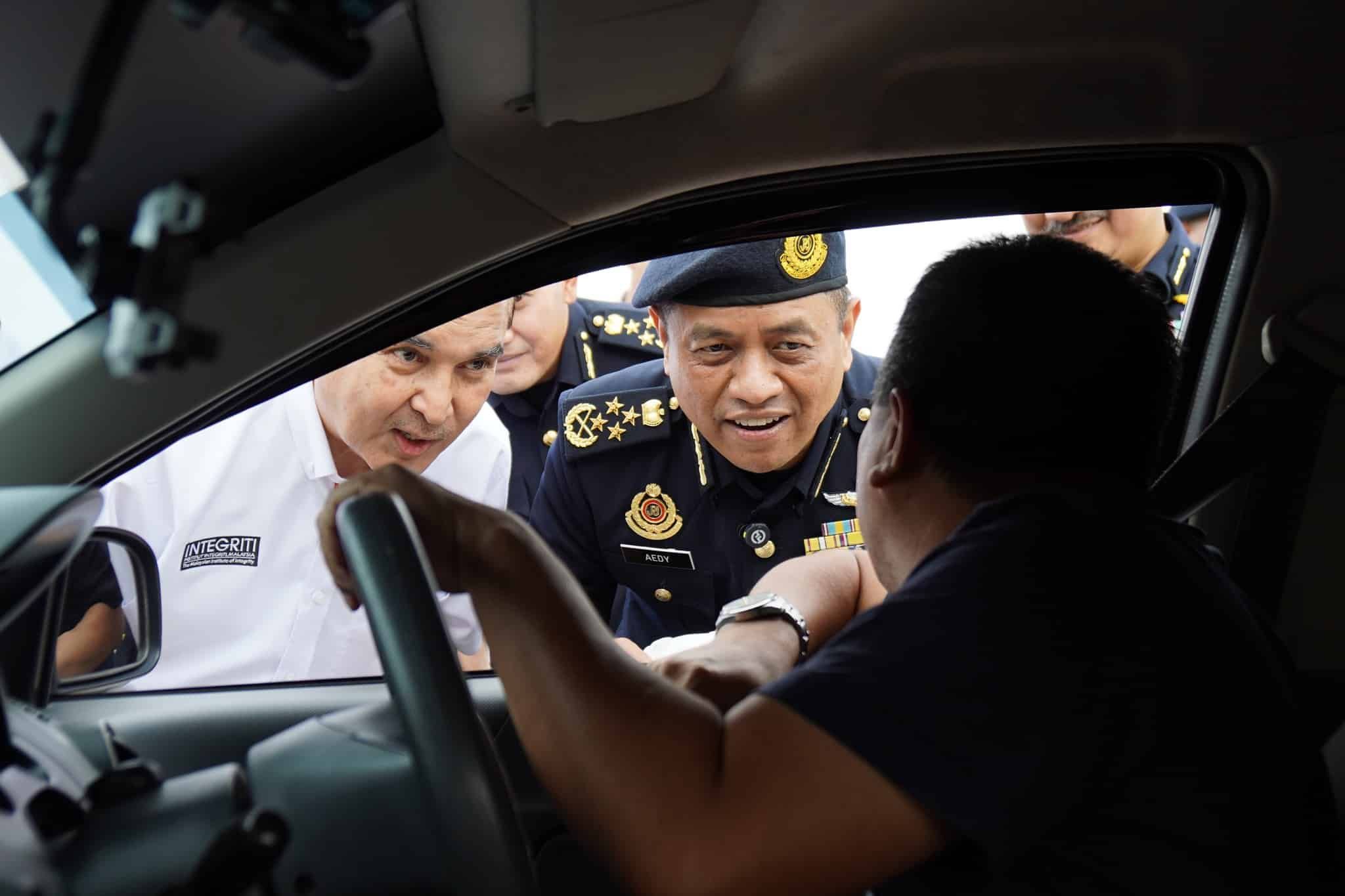 开斋节前后4天禁上路 陆交局充公21辆违规重型交通