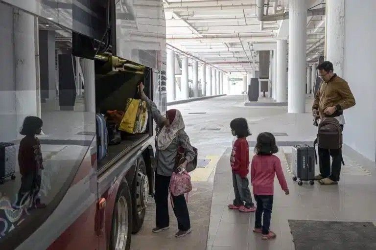 鹅唛交通总站设施完善 乘客舒适候车出行