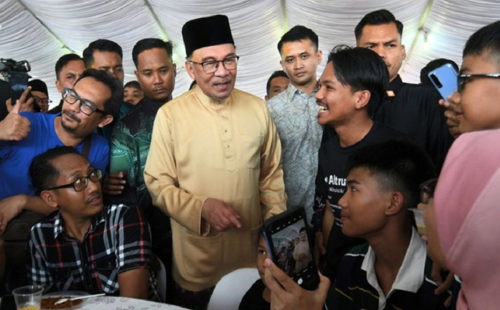 安华延续在八州属  与民同庆开斋节