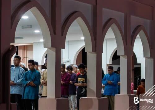 MAIS kekal larangan imam luar negara pimpin solat tarawih