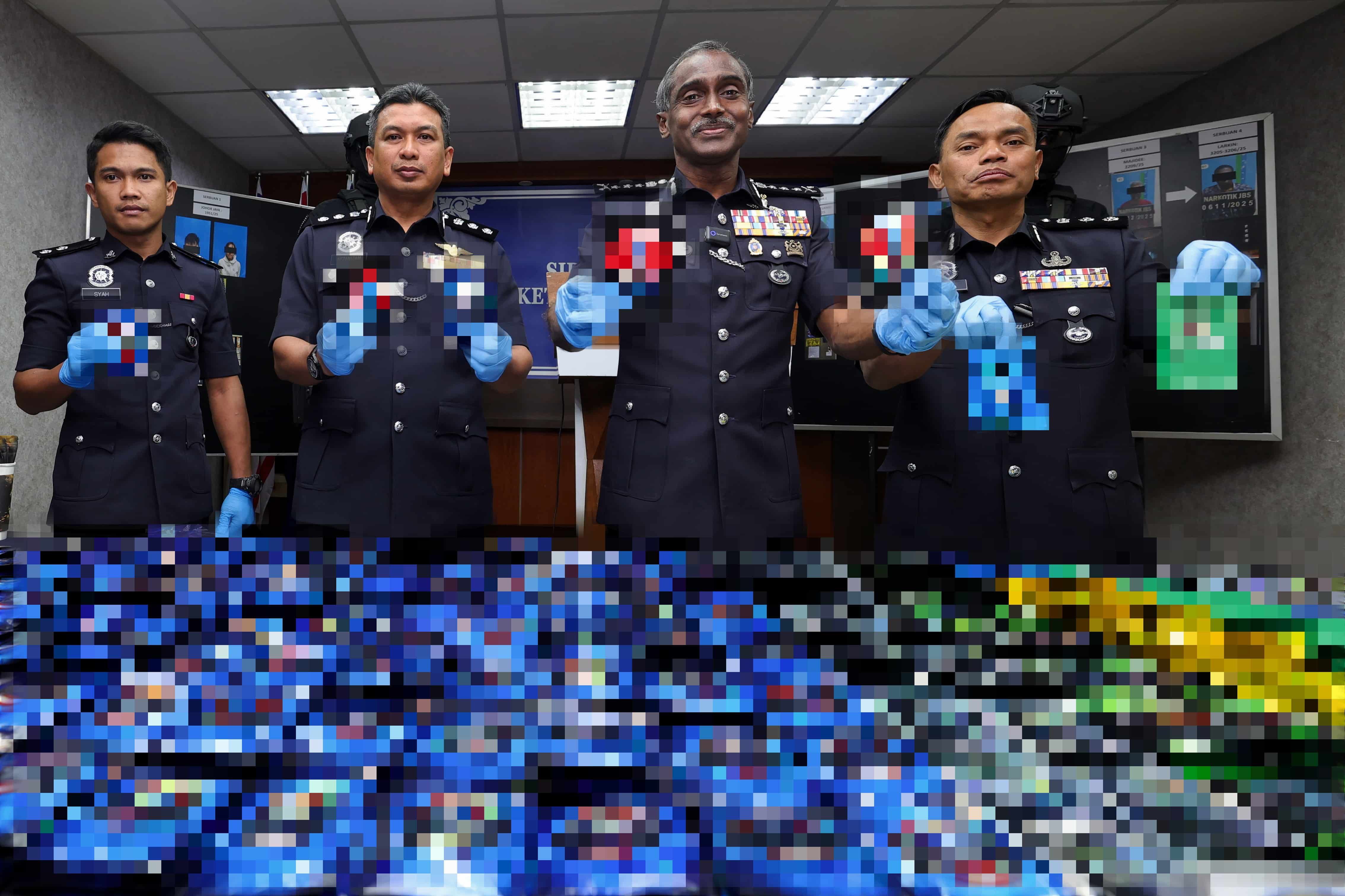 单日捣破两贩毒集团  柔警方起获总值700万毒品