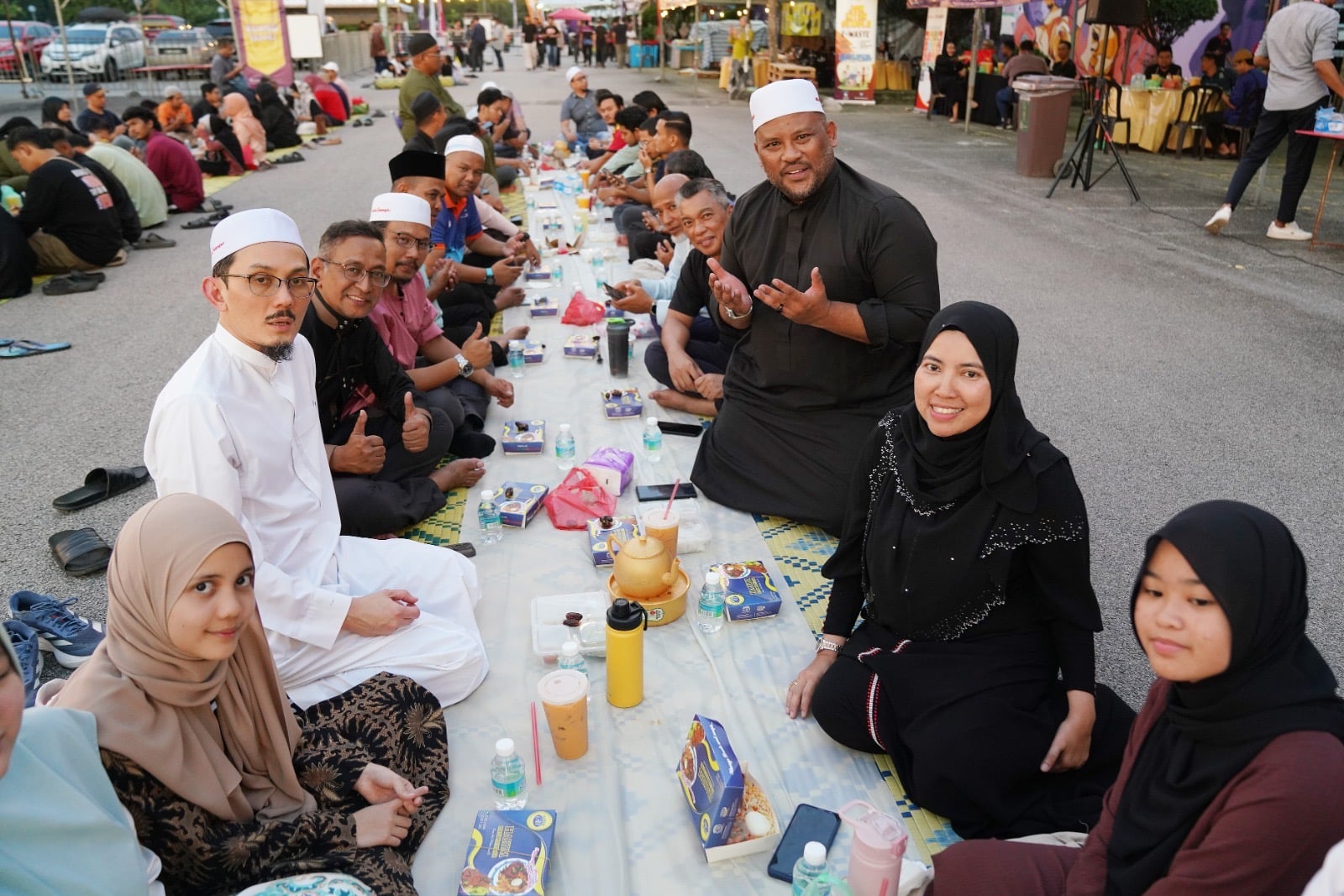 1,500 sertai Iftar Ala Madinah Karangkraf - KDEBWM