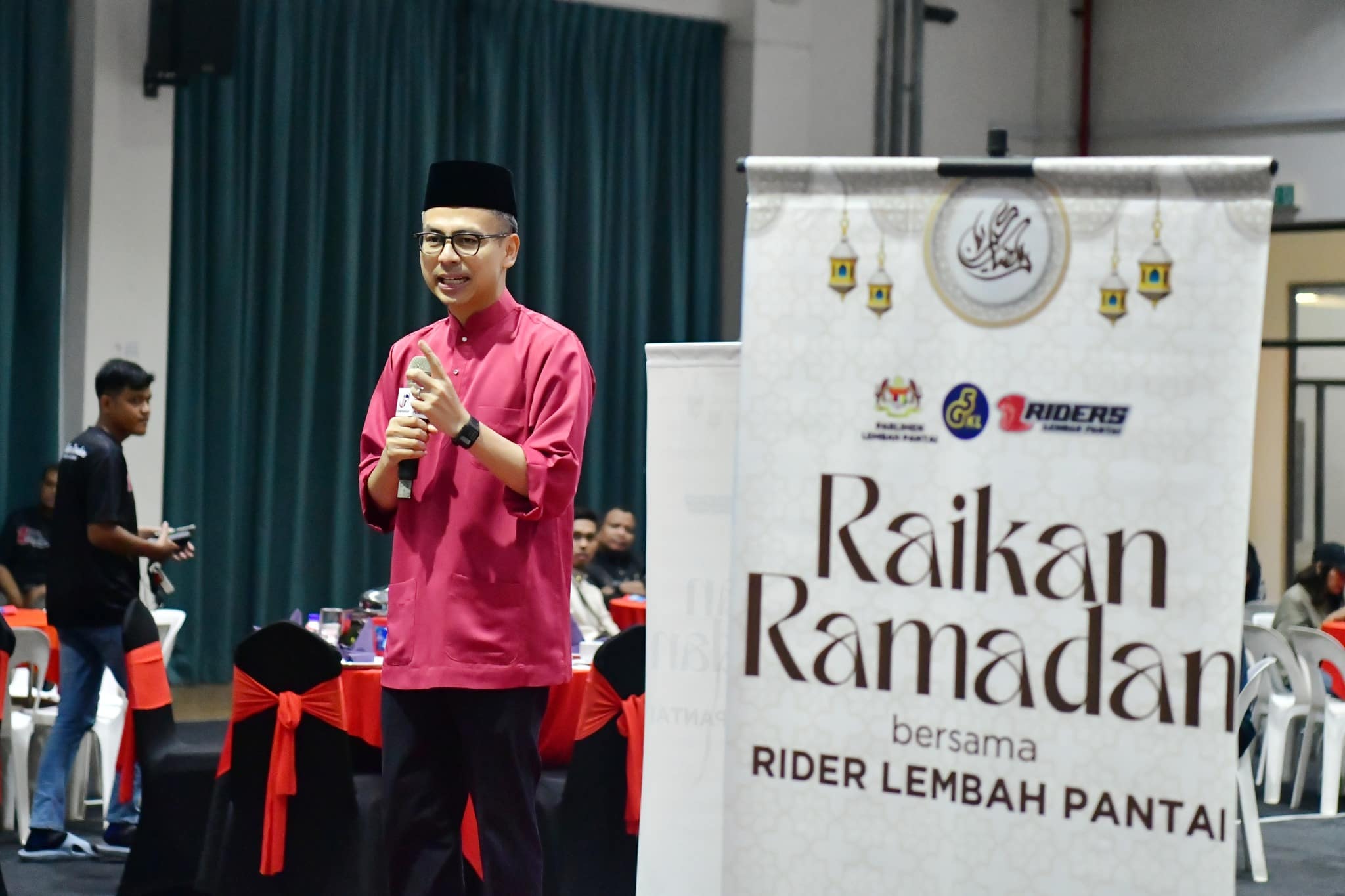 ‘Basic goods prices under control ahead of Aidilfitri’