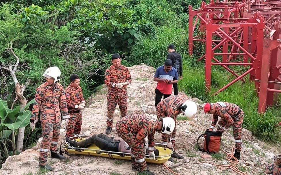 吉隆坡班台河惊现浮尸！