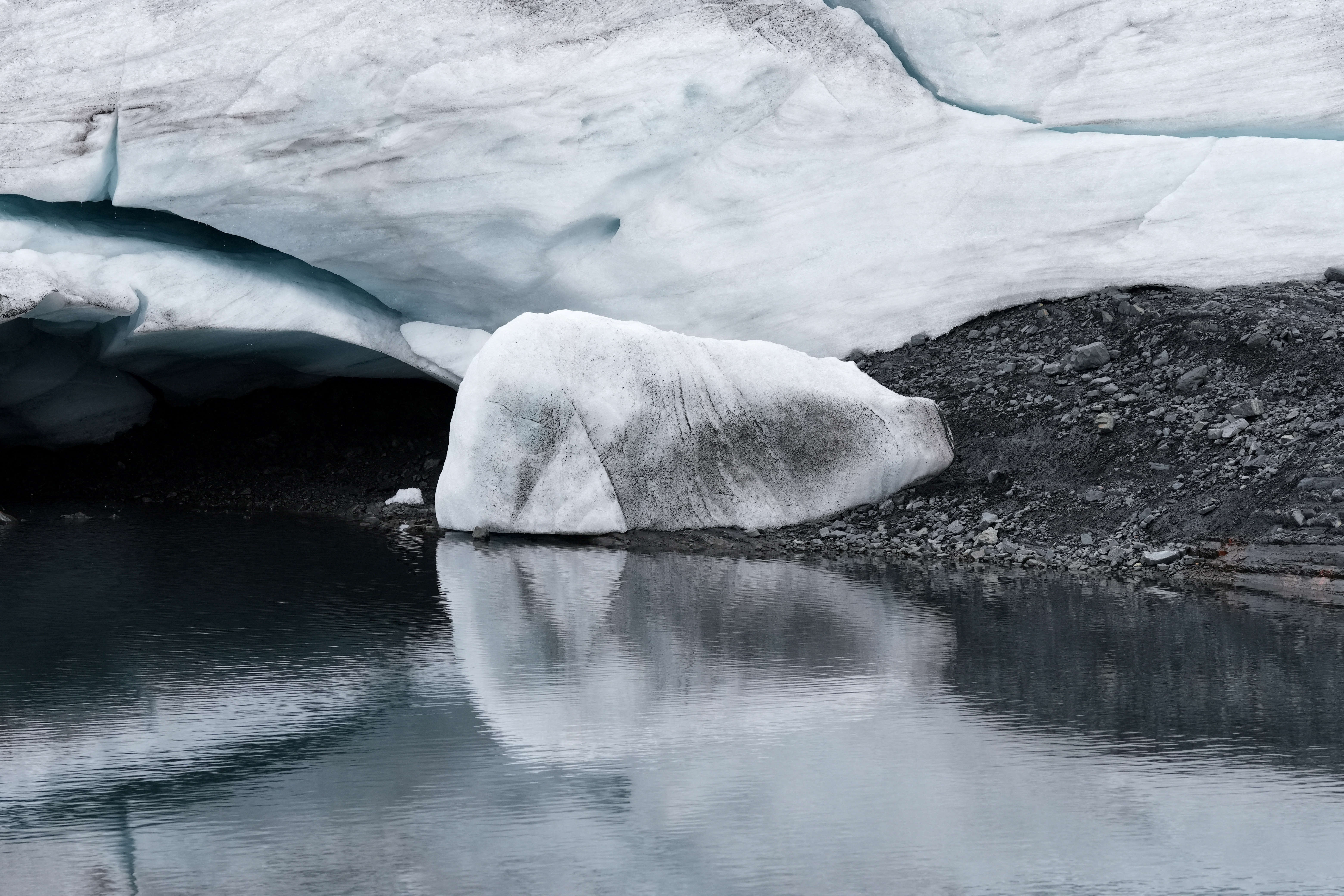 World's glaciers are losing record ice as global temperatures climb