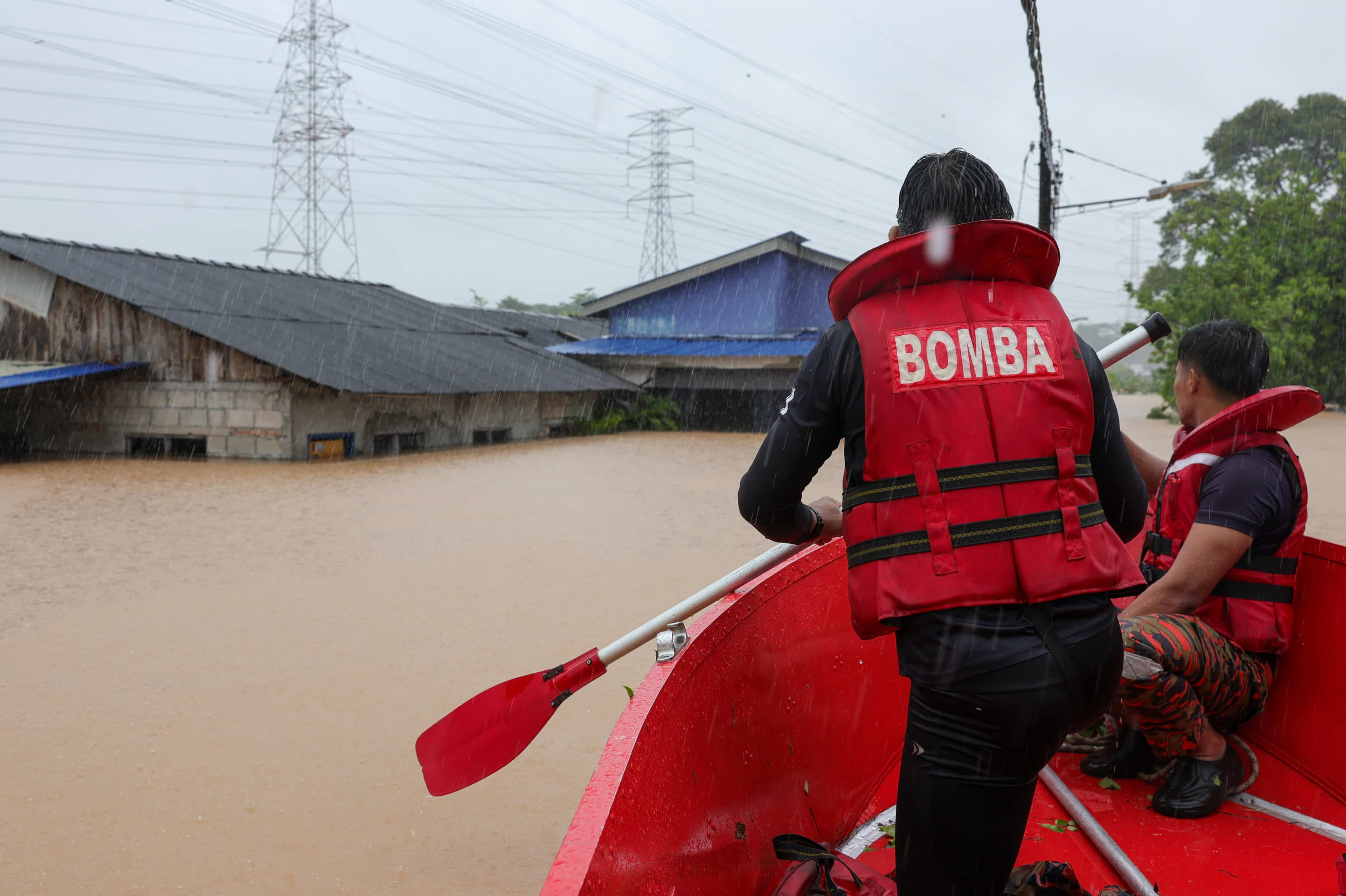 Mangsa bah tiga negeri berkurang kepada 2,803 orang takat 4 petang ini