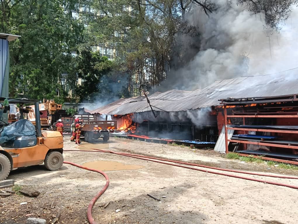 火魔今午光顾1五金店6食肆