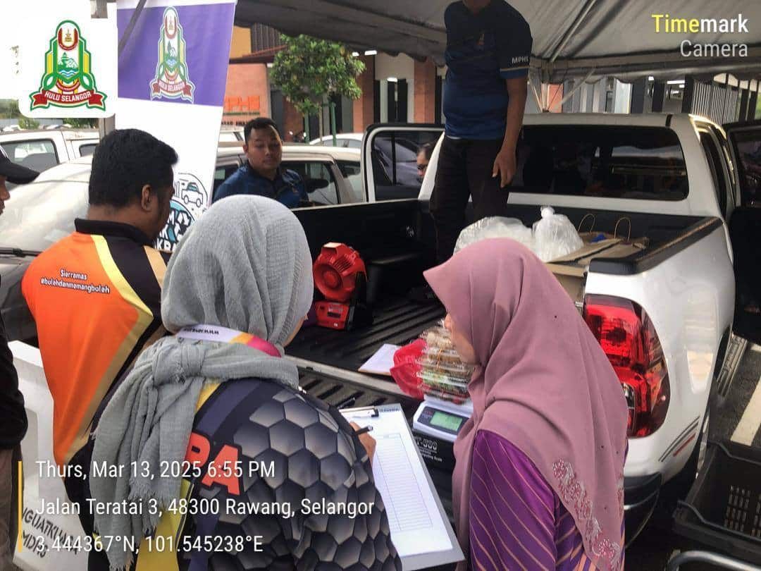 乌雪市会斋月市集收集16.8公斤食品