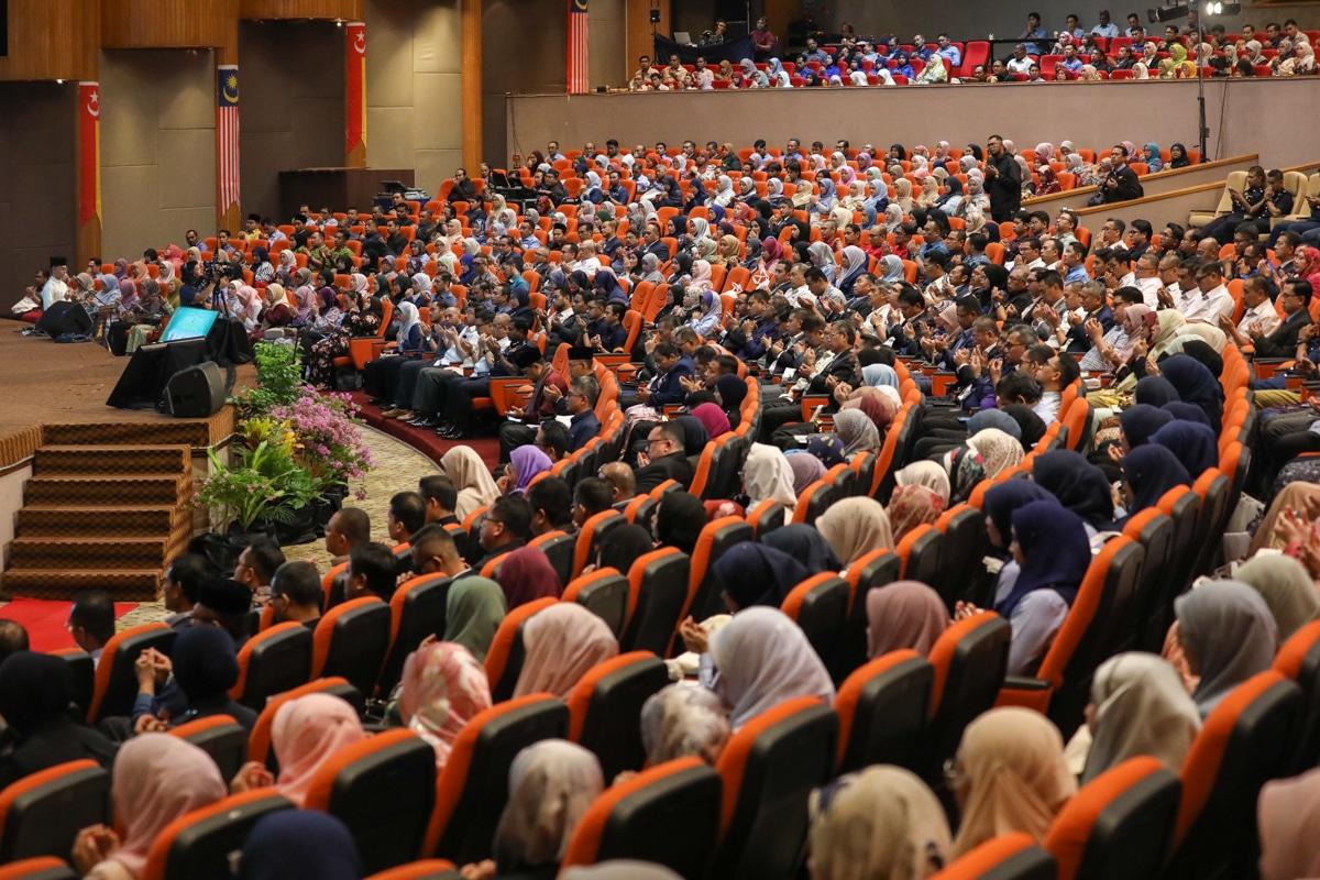 BKK sebulan setengah gaji bukti pentadbiran, kewangan Selangor stabil