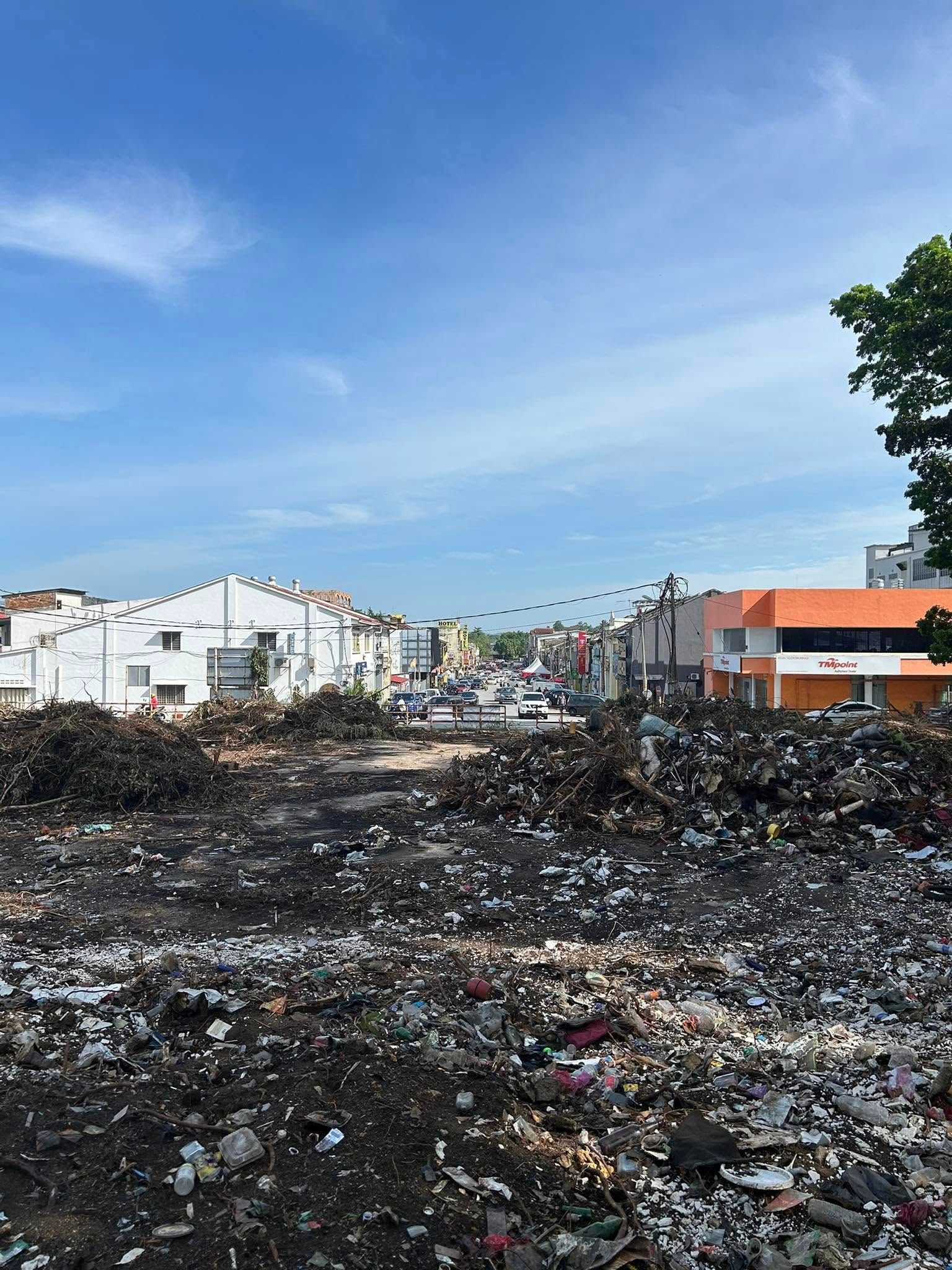 万挠旧镇荒废空地脏乱  蔡伟杰：地主料本周完成清理