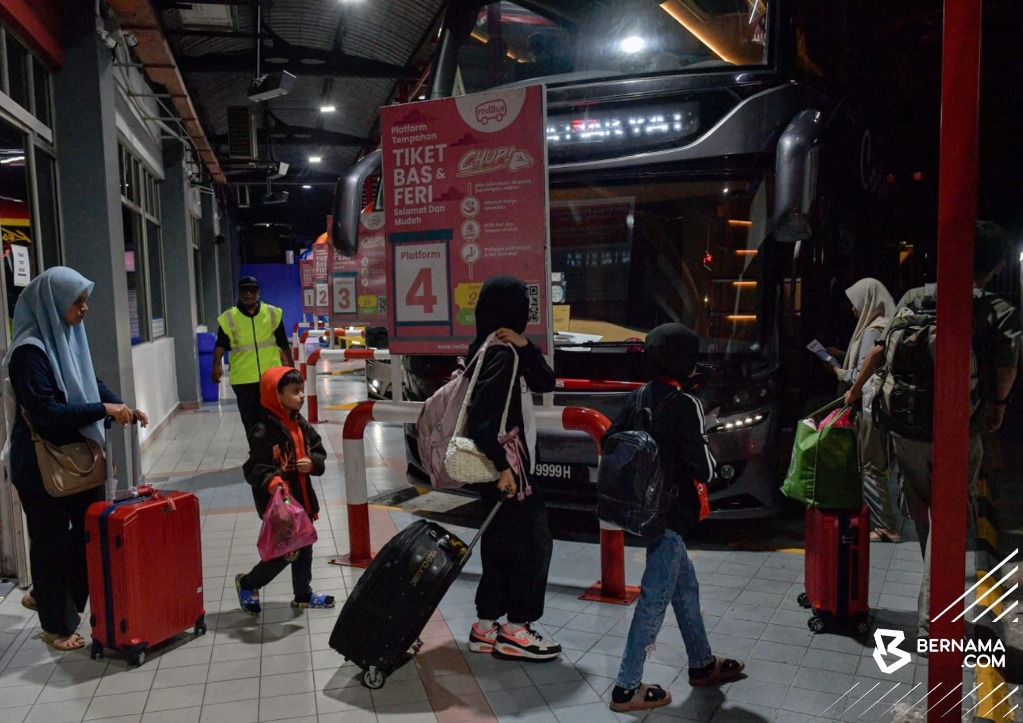 加强开斋节交通监控   警方监督首都14车祸黑区