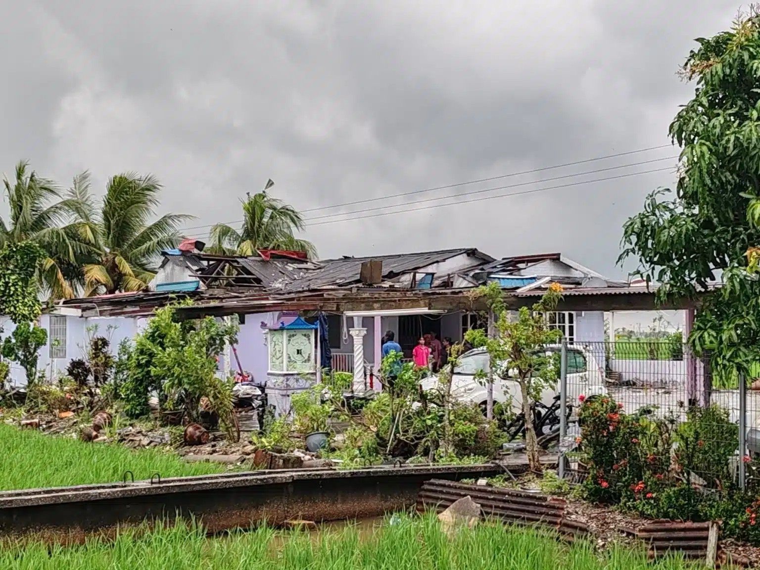 அடிக்கடி புயல் வீசும் இடங்களில் முழு விழிப்பு நிலையில் தீயணைப்புத் துறை
