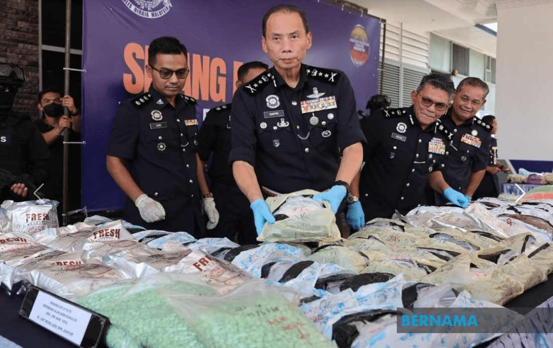 警方突袭非法仓库与炼毒厂  起获市值近4000万毒品