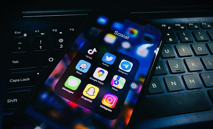 Tular tapi tak sahih? 'Clickbait' uji integriti media digital