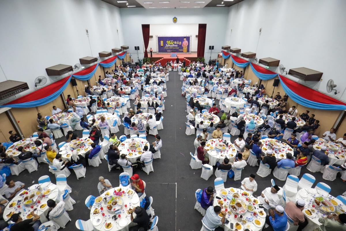MB berbuka puasa bersama 500 warga kerja pelbagai agensi, jabatan di Gombak