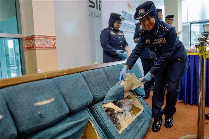 市值2亿毒品藏匿沙发暗格 关税局缉毒犬港口立功破案