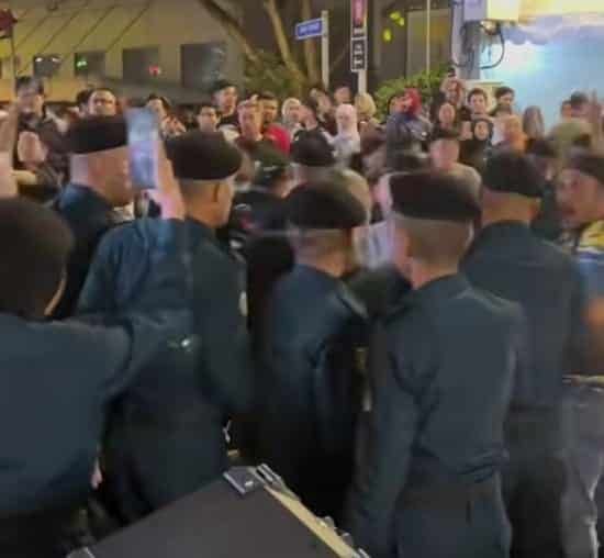 气球小贩争议：隆市政厅3执法人员暂休假待调查完成