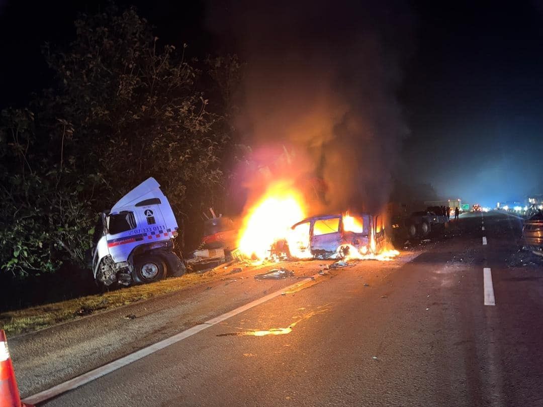 罗里爆胎连撞3车酿5死 陆交局查肇祸司机公司