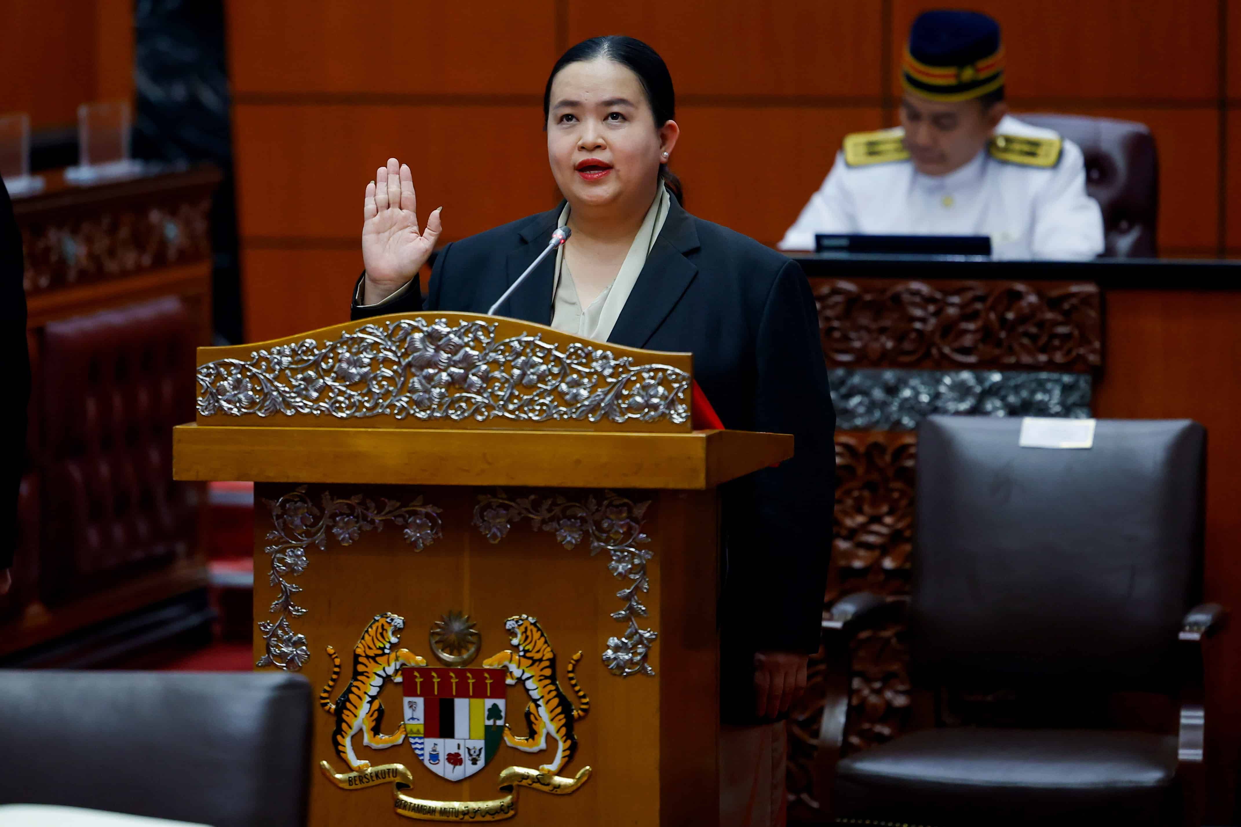 雪州两代表今宣誓任上议员   张菲倩.利祖安任期至2028年