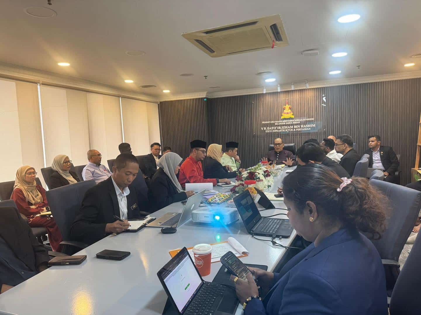 高度关注太子园.中路.斯里阿南花园水灾  依兹汉召见各造商议长中短应对举措