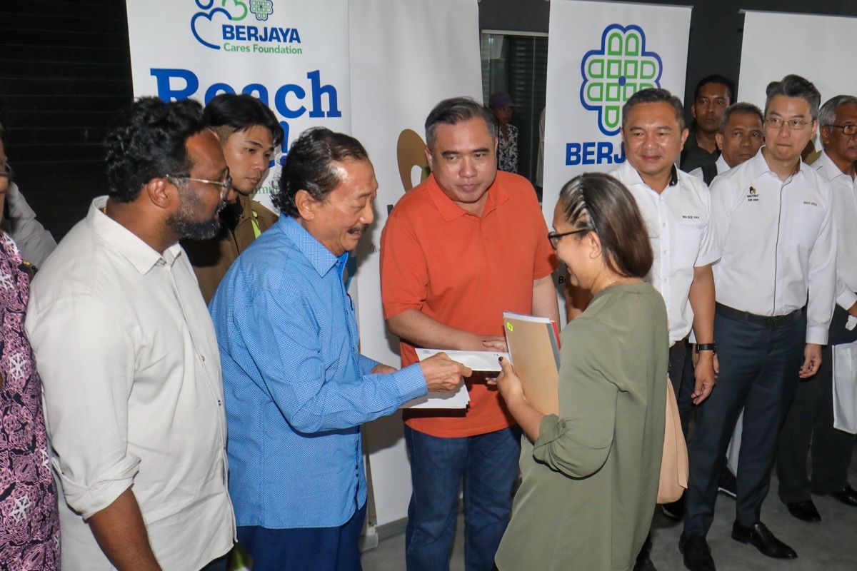 Mangsa kebakaran Putra Heights terima sumbangan RM3,000 dari syarikat korporat