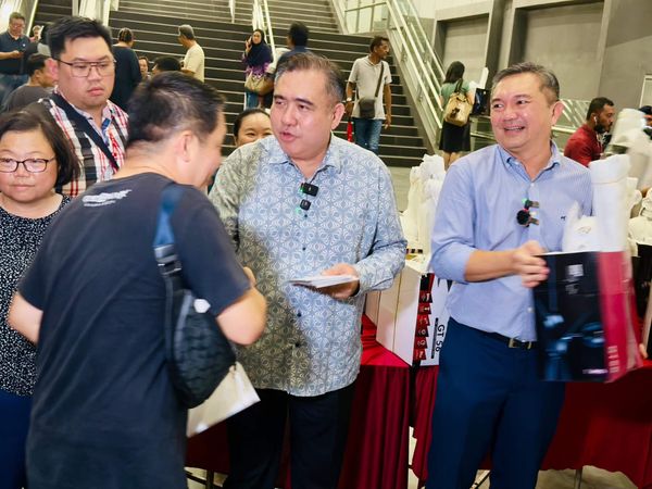 亚亦君令补选现噤声肖像 陆兆福:火箭专注为民服务