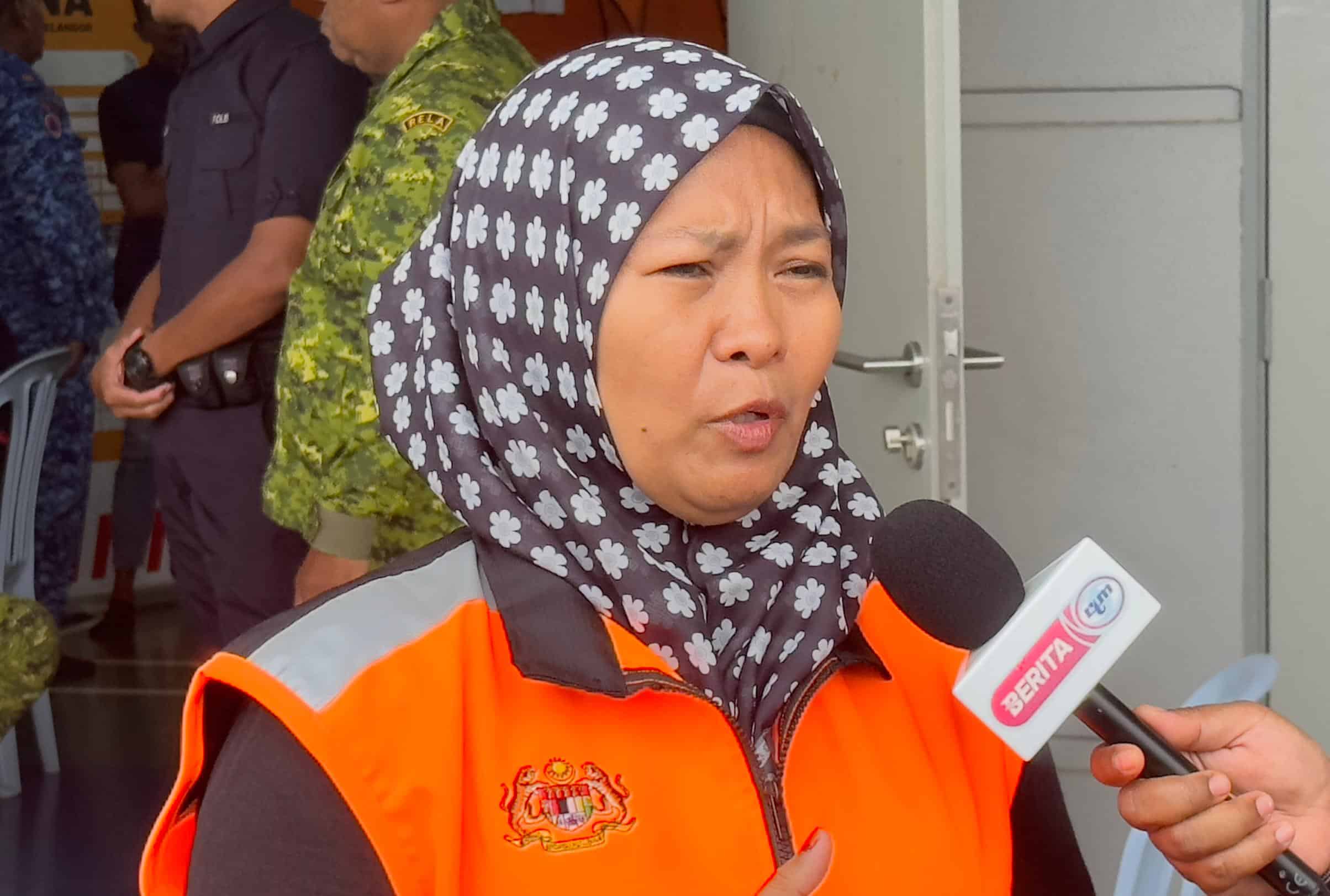 Barangan asas, makanan di PPS cukup, rujuk JKM sebelum salur bantuan