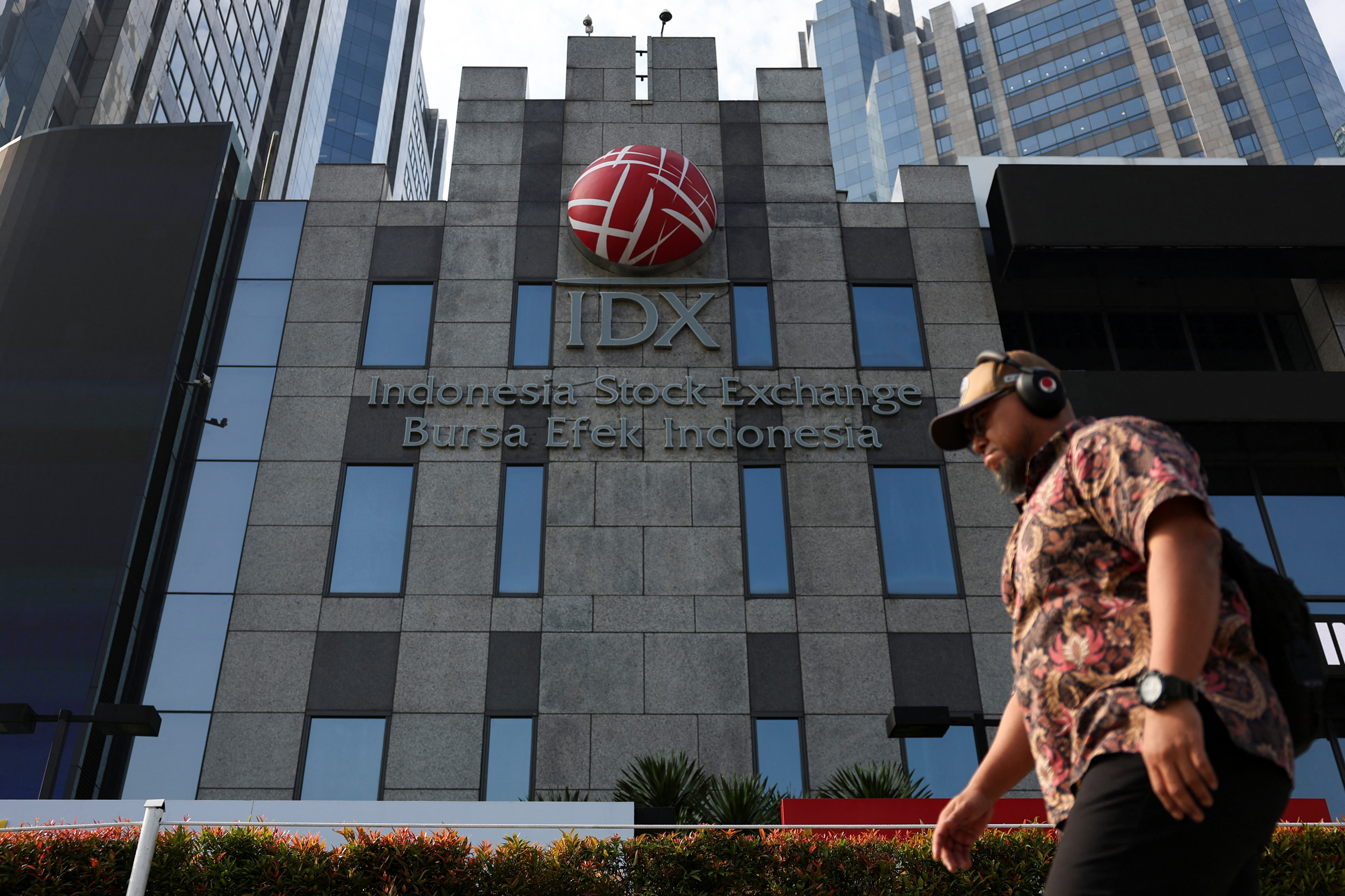 Indonesia's US$48 bln social security fund eyes doubling equities exposure