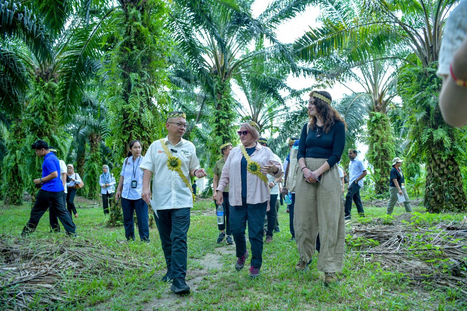 陈泓缣携英部长考察油棕园 冀FACT论坛推动永续未来