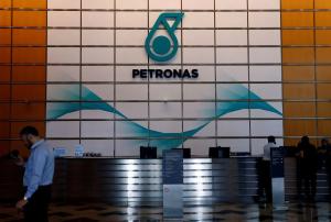 Petronas bakal kurangkan 10 peratus pekerja