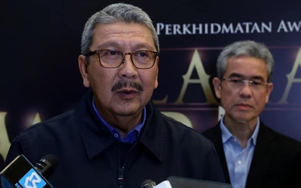 国旗失误：公共服务总监促公仆更加谨慎