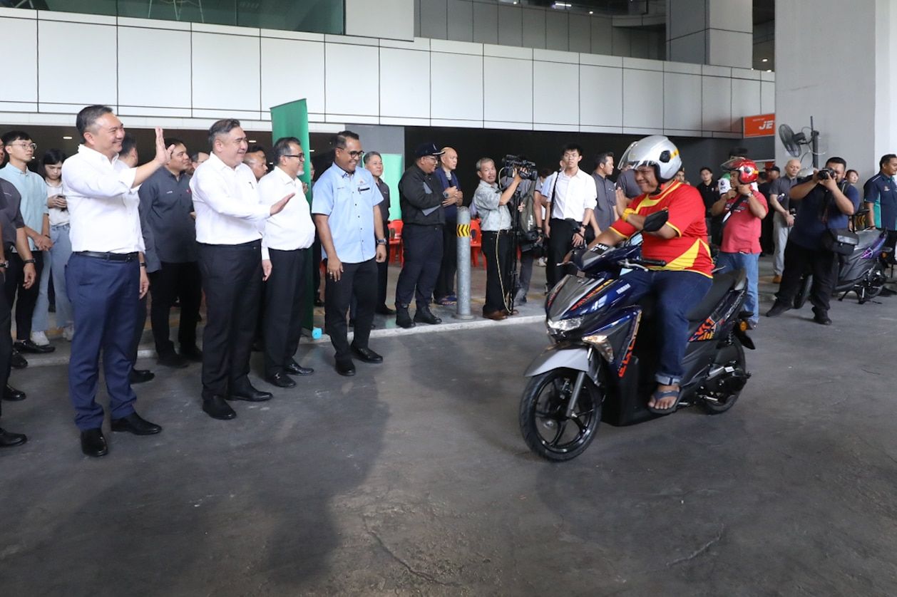 【天然气管爆炸】私企送暖赠55辆摩托车 帮灾民恢复日常出行