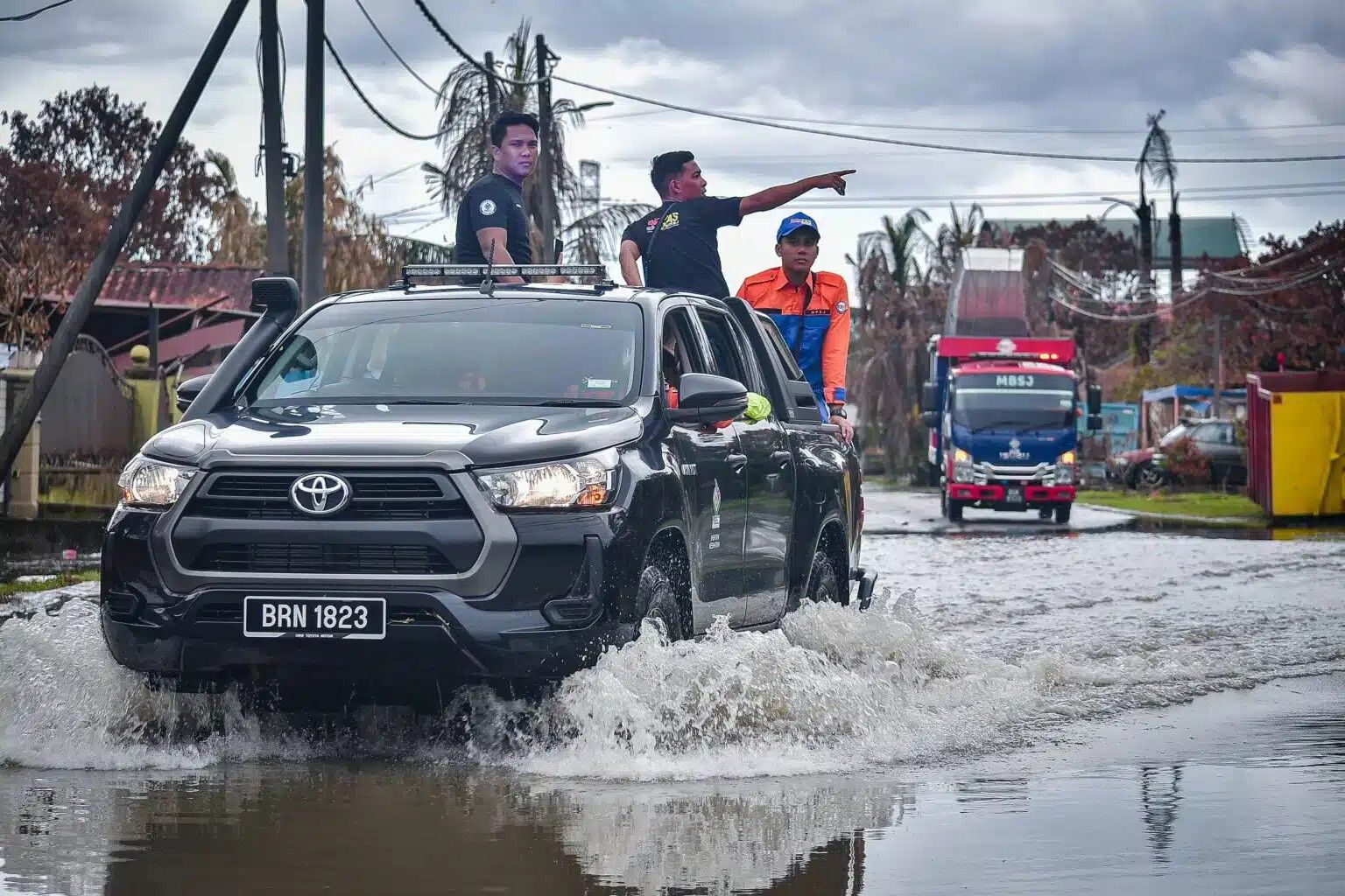 【雪州水灾】 水泵系统缺电及大潮夹击  大臣：联络国能速寻策应对