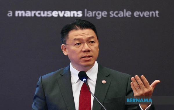 109 நிலச் சொத்து மேம்பாட்டாளர்களை, வீடமைப்பு மற்றும் ஊராட்சித் துறை அமைச்சு கறுப்புப் பட்டியலில் இணைத்துள்ளது