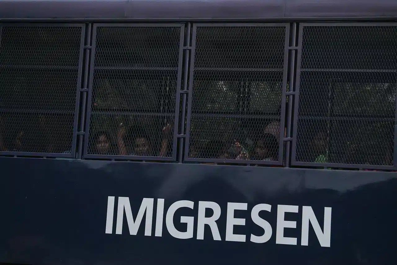 违反条规·滥用工作准证  雪州移民局捕83名非法移民