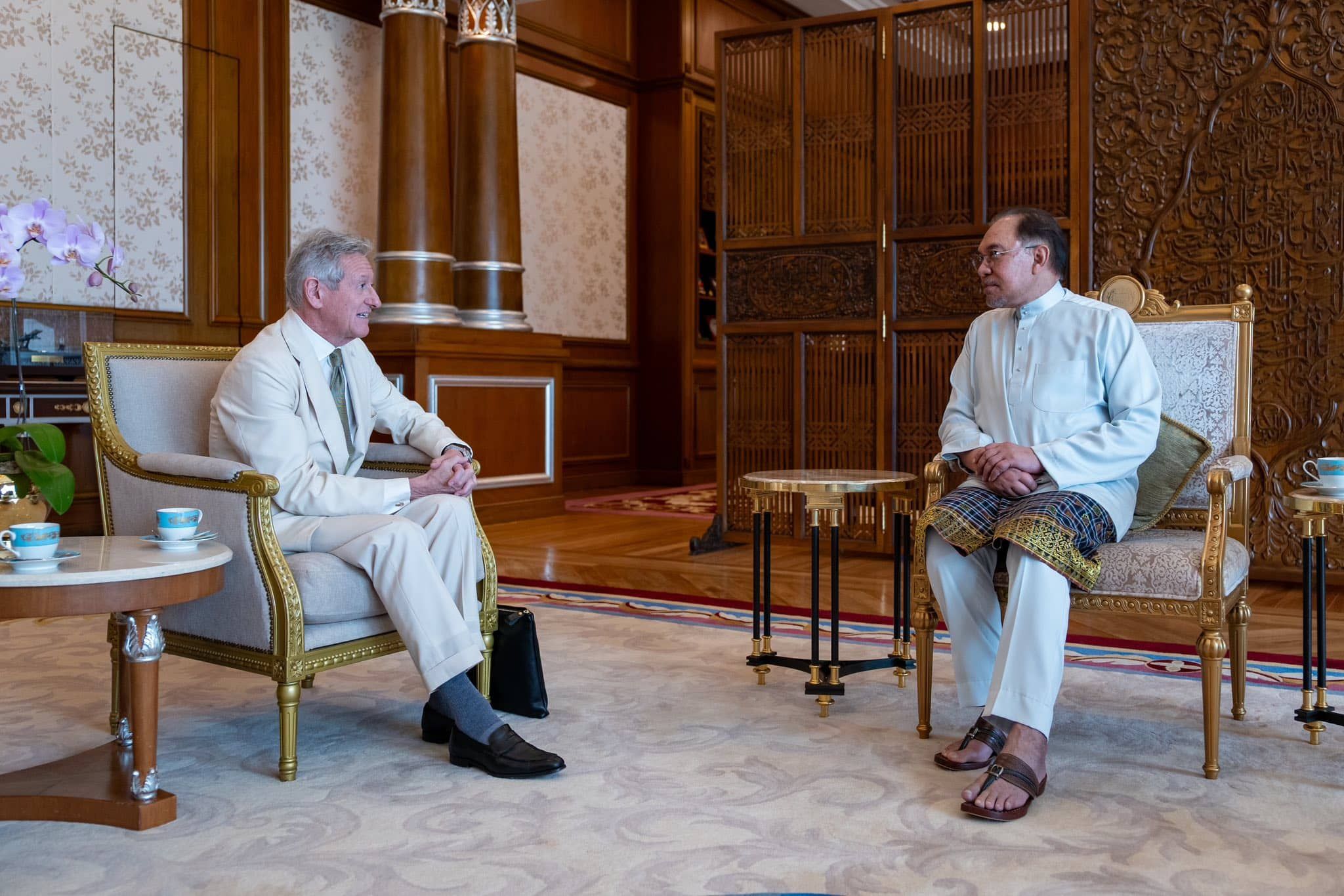 安华接见IISS-Asia执行主席  大马受邀参与麦纳麦对话会