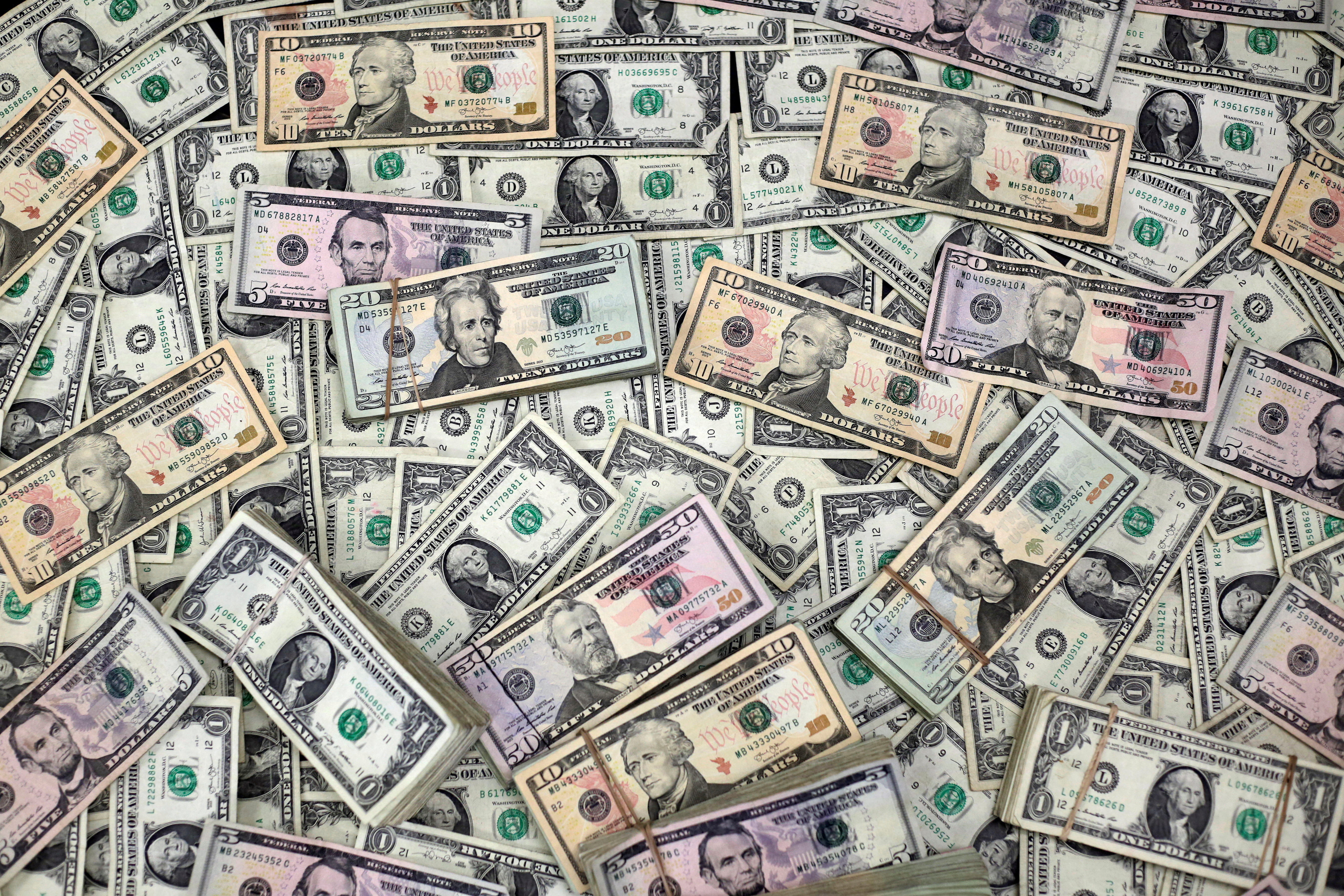 Ringgit closes slightly lower against US dollar