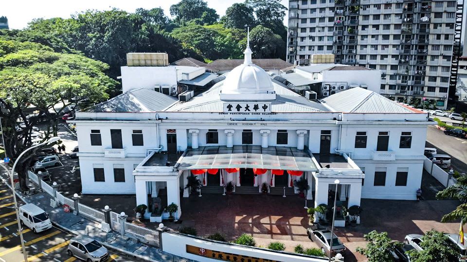 隆雪华堂吁社会理性包容  勿将国旗插图失误无限上纲