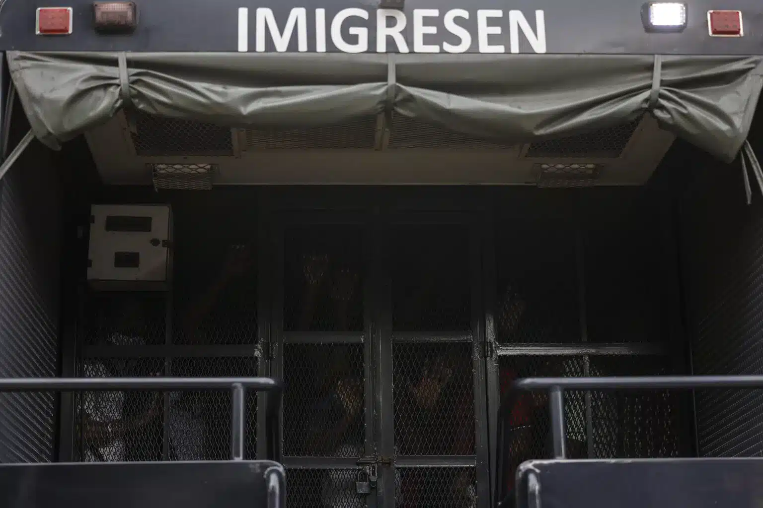 Imigresen bongkar sarang dadah warga asing di pangsapuri Pelabuhan Klang