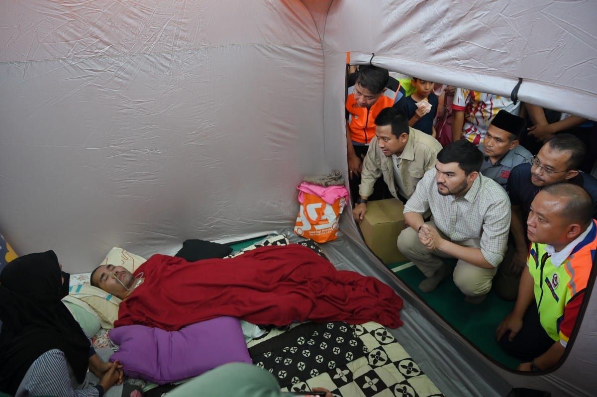 【天然气管爆炸】 灾区听取救援进展  雪州王储探访灾民