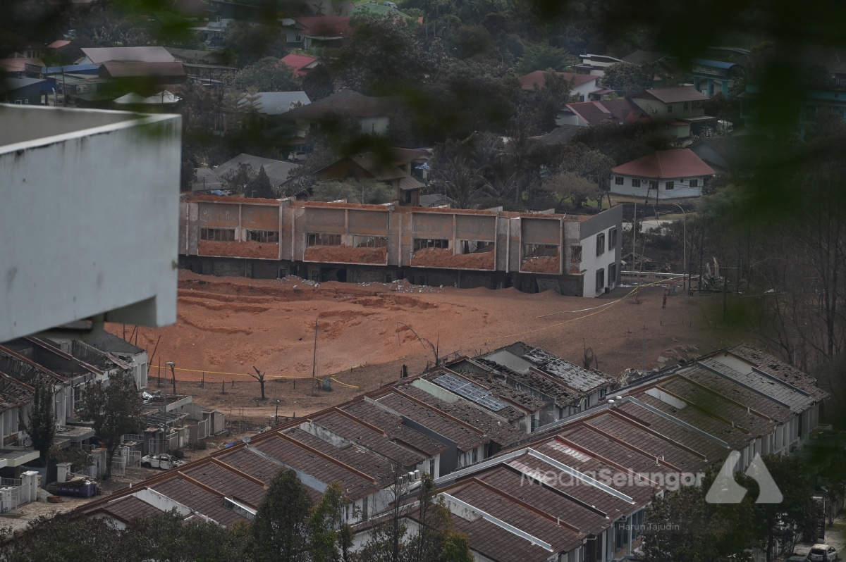 USJ17 garden raises safety concerns as it encroaches on gas pipeline land