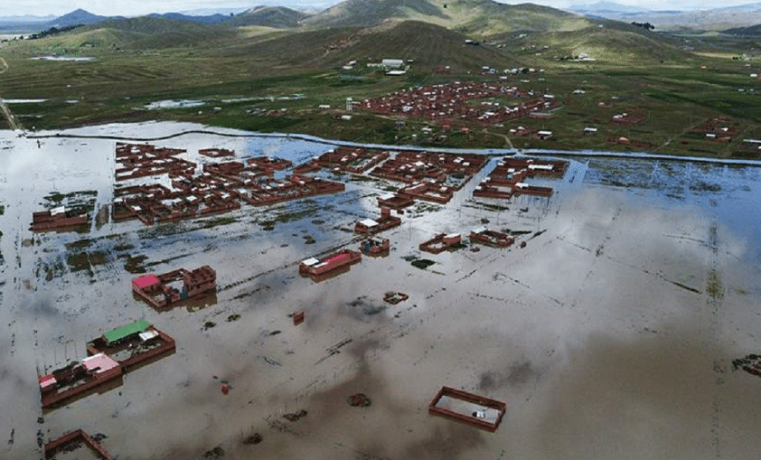 பொலிவியாவில் ஏற்பட்ட வெள்ளத்தில் 53 பேர் உயிரிழந்தனர்