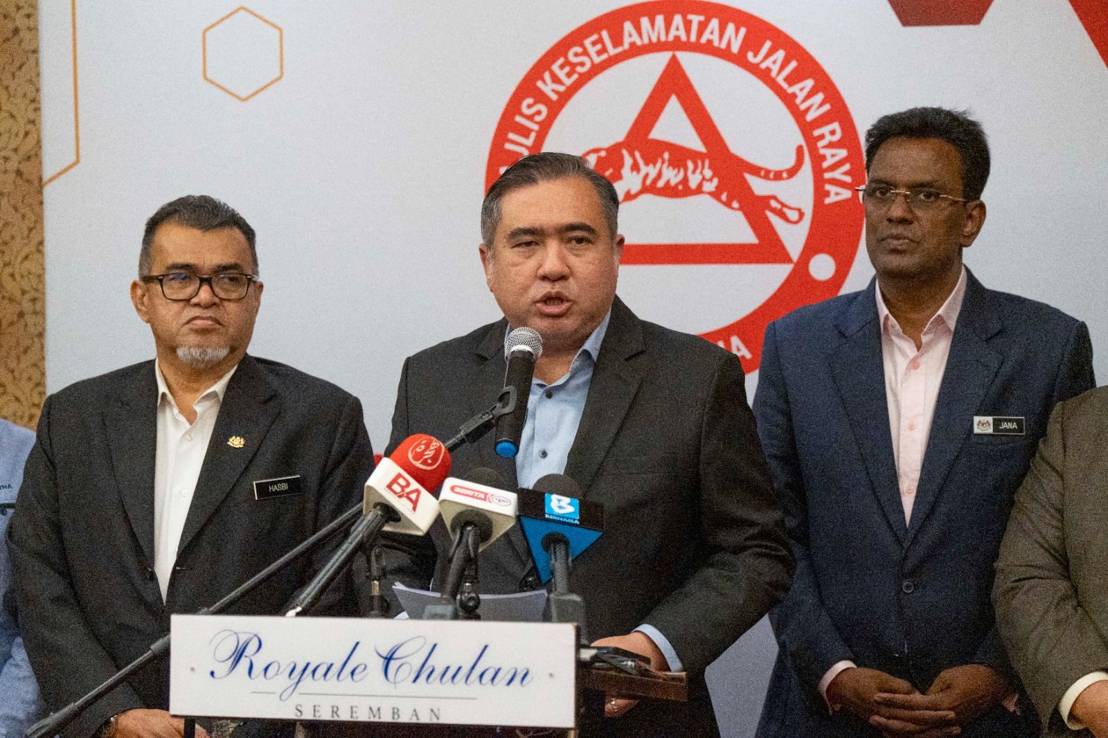 内阁拟降学校周边限速  打造安全学区环境