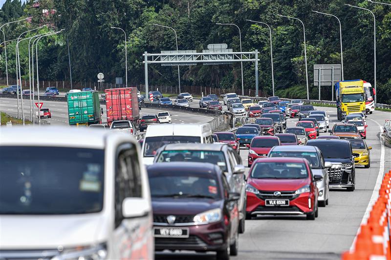 Aliran trafik lebuh raya utama lancar setakat 9 pagi, aktif Smartlane