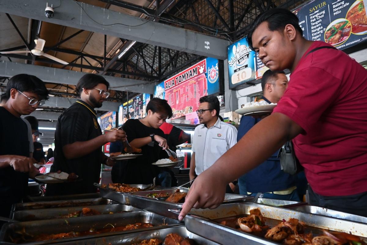 MBSA agih makan percuma, bantu golongan memerlukan