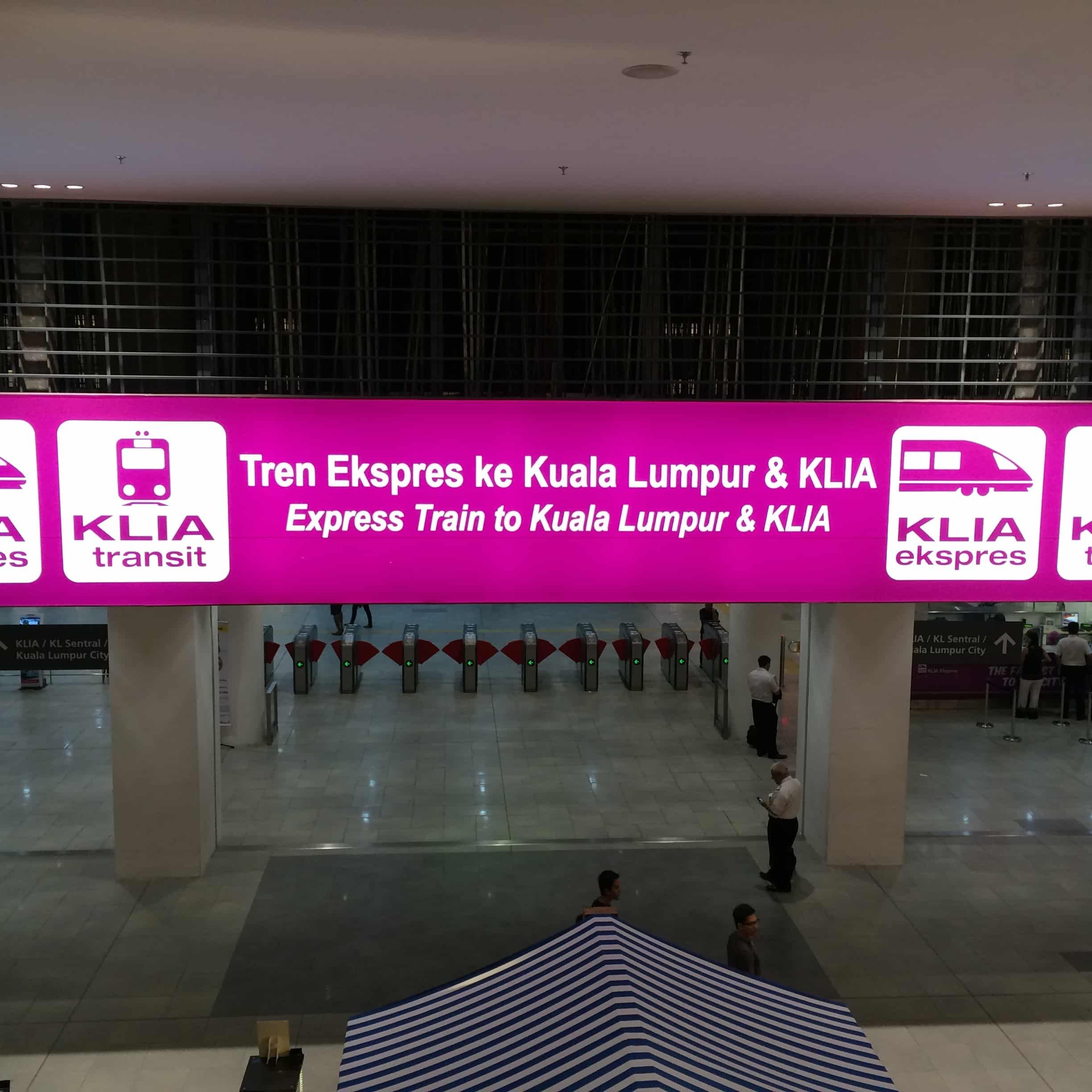 疑偷窃机场快线电缆  3前科男落网.追踪2同党